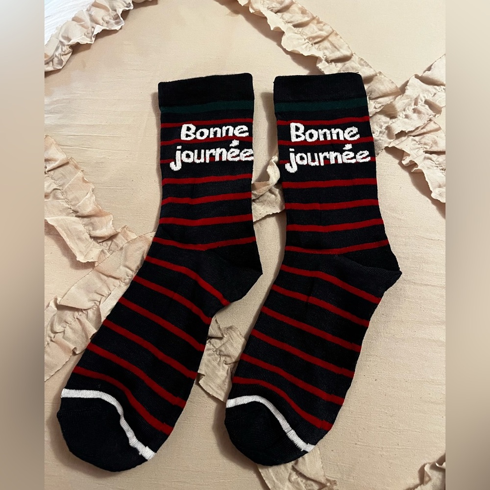 Bonne Journee/Women’s Navy and Red Striped Socks, OS